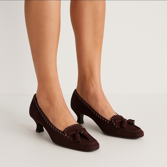 Stuart Weitzman Barclo Rich Brown Suede, Sqaure Toe, Tassel, Kitten Heel 6.5M - Picture 1 of 15